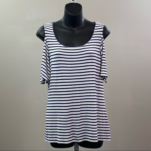 Foxcroft Cold Shoulder Top - Picture 1 of 4